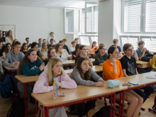 13. října 2025 - Mezi námi, den první