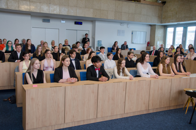 29. května 2025 - Slavnostní předání maturitních vysvědčení třídám 4.A a 4.S