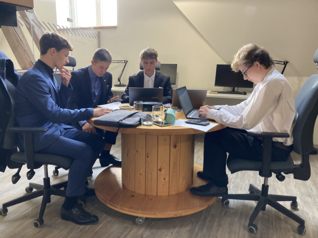 21. listopad 2025 - Finanční gramotnost v praxi: naši studenti ukázali, co umí