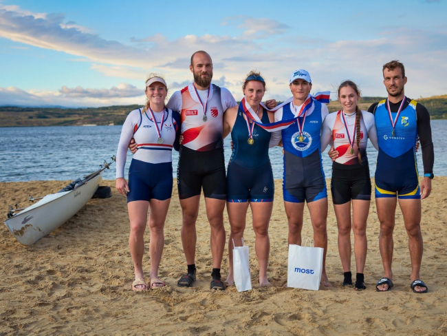 1. srpna 2026 - Absolventi Podkrušnohorského gymnázia Most zazářili na Mistrovství České republiky v Beach Sprintu - dva tituly mistra ČR